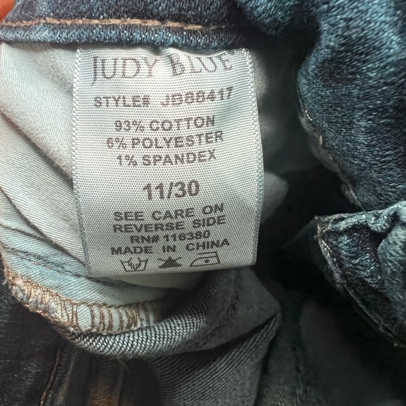 Women's Distressed Judy Blue Jeans Size 11/30 - Picture 7 of 7